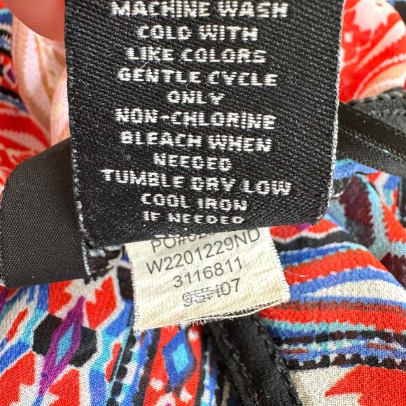 New Direction Womens Blouse Top Size 2X Flowy Geo Print Beaded Tassel Red - Picture 7 of 8